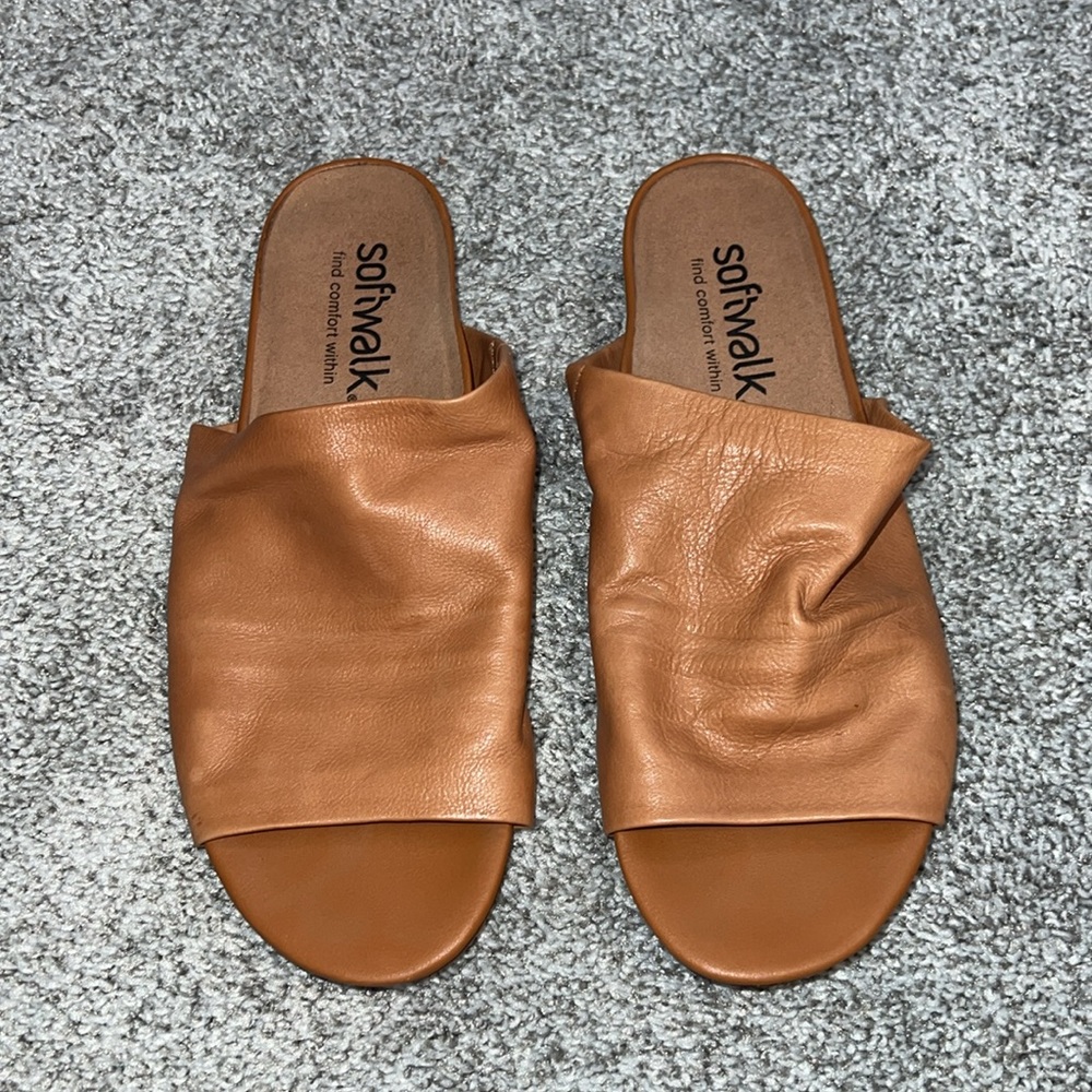 The Walking Company SoftWalk Camano Tan